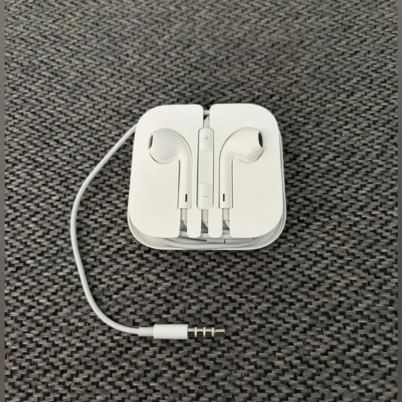 Apple Ear Pods