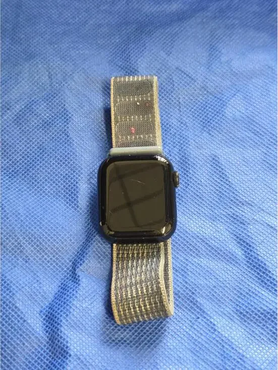 Apple Watch Series 8 GPS 41mm (GPS) --PARTS ONLY