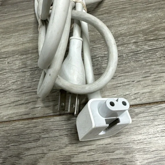 Genuine‎ Apple (Volex) APC7H 2.5A 125V 6Ft AC Power Cord