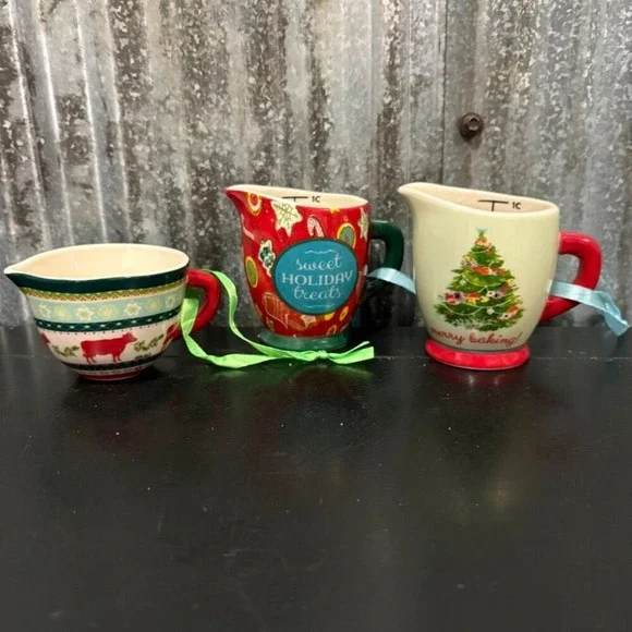 Christmas Measuring Cups Set of 3‎ Ceramic Holiday Baking Kitchen Decor