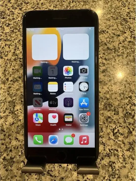 Apple iPhone 7 Plus - 32 GB - Black(Unlocked) Battery Health 97% E