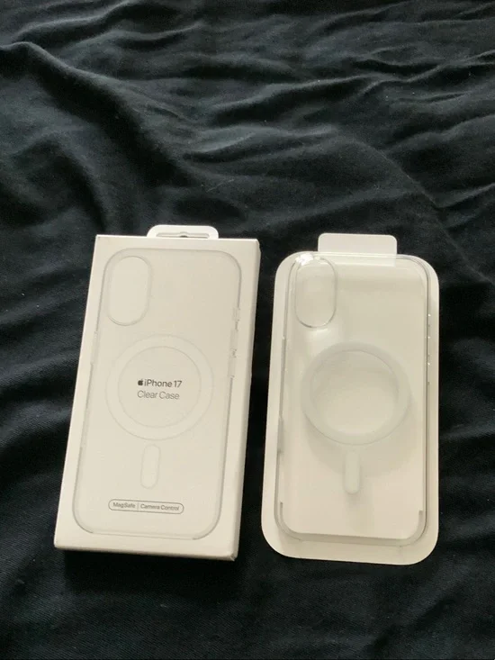 Apple Clear MagSafe iPhone 17 Case with White Magnet Ring