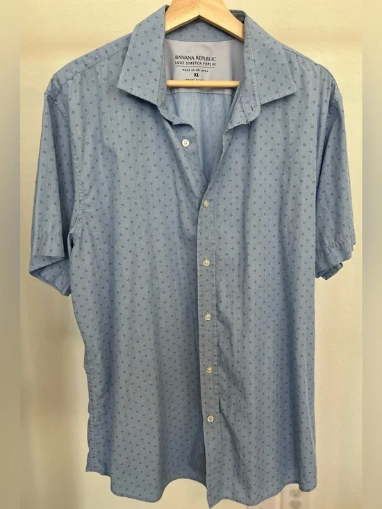 Banana Republic Light Blue Short-Sleeve Micro Print Button-Down Shirt