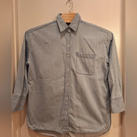 Banana Republic Men's Large Denim‎ Untucked Fit 100% Cotton Long Sleeve Shirt