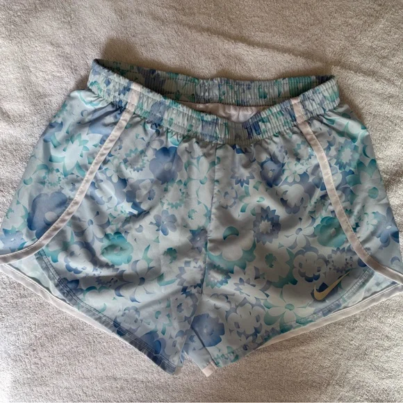 Girls Nike Dri-FIT Flowers White and Blue Shorts