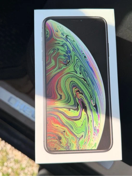 Apple iPhone 13 ProMax in EXCELLENT Condition UNLOCKED.