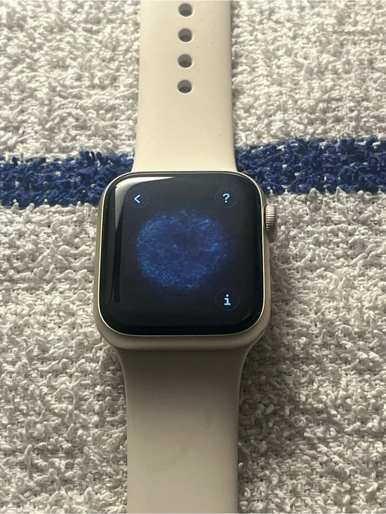 Women’s Apple Watch SE 3 - brand new no box .. GPS -40MM