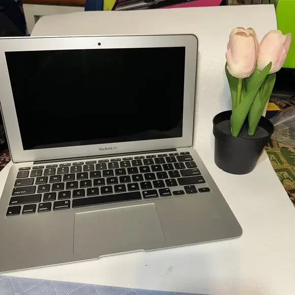 Apple MacBook Air 11