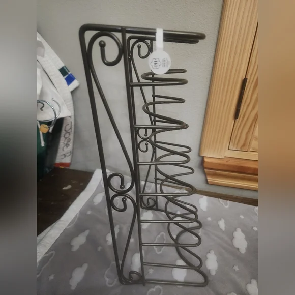 Elegant Black Metal Pot Lid Organizer
