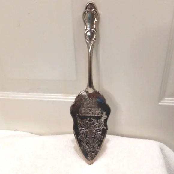 Silver plated Cake & Pie Server 
