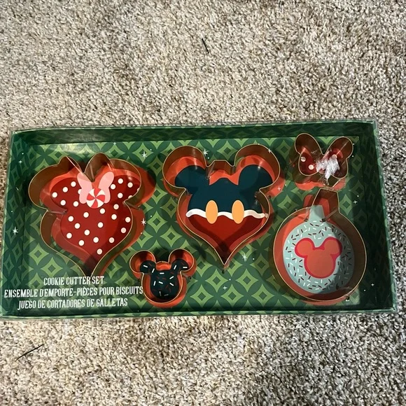 Disney Mickey Mouse Christmas cookie cutter set