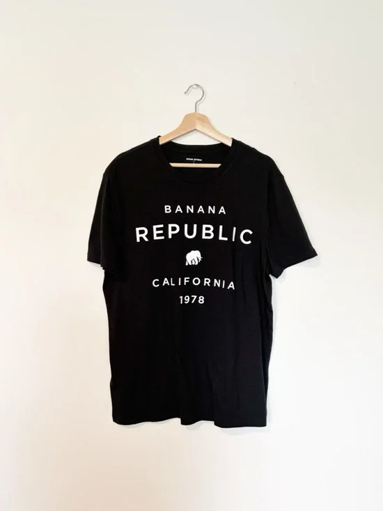 Banana Republic Men’s Black Logo Graphic T-Shirt Size Large NWT