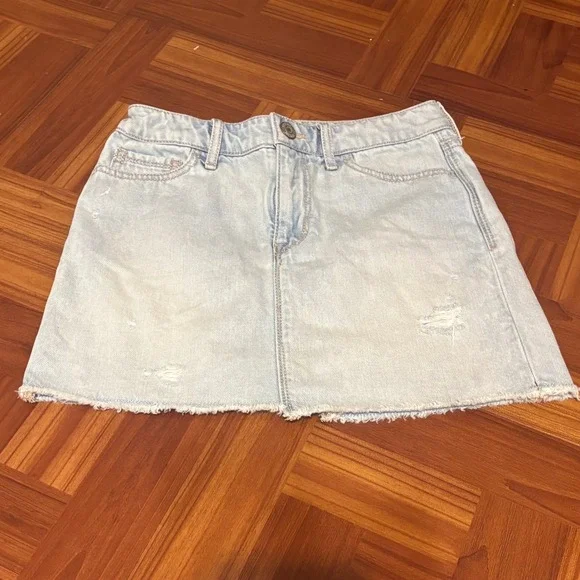 Gap Kids Girls Light Wash Distressed Denim Mini Skirt Raw Hem Size 8 Adjustable