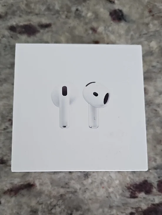 NWT Apple White Airpods 4 Wireless Earbuds with Charging Case Bluetooth