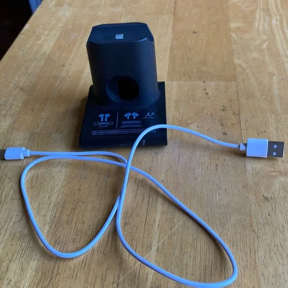 Apple AirPods Apple Watch Charging Dock PA1918 in good condition