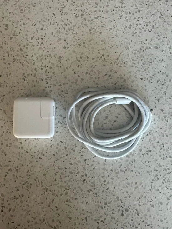 APPLE 30w White USB-C Power Adapter and Braided Charging Cable