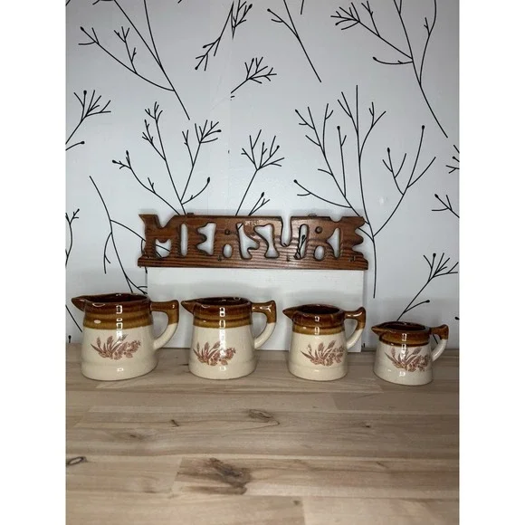 Country Ceramic Measuring Cups with Wooden 