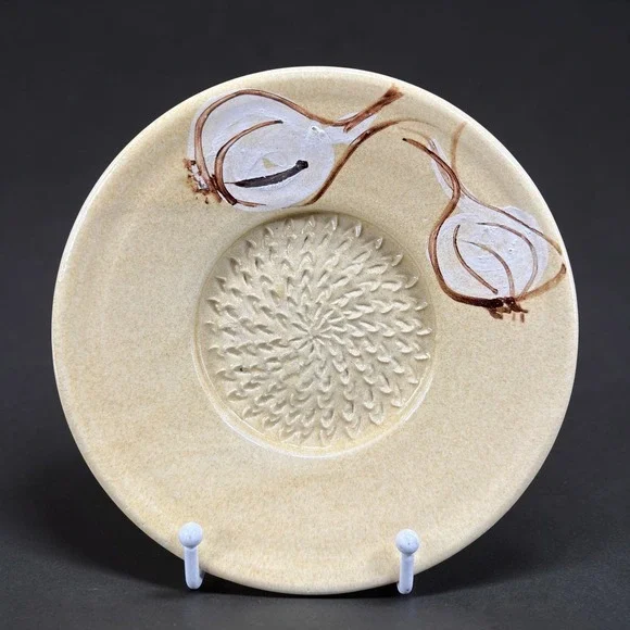 The Gourmet Potter Handmade Ceramic Garlic Grater Plate USA 7