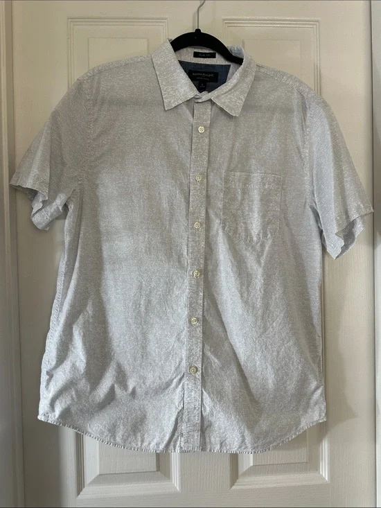 Banana Republic Light Gray Short-Sleeve Button-Down Shirt