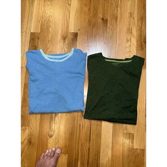 (2) banana republic t-shirts size‎ XL. NEW