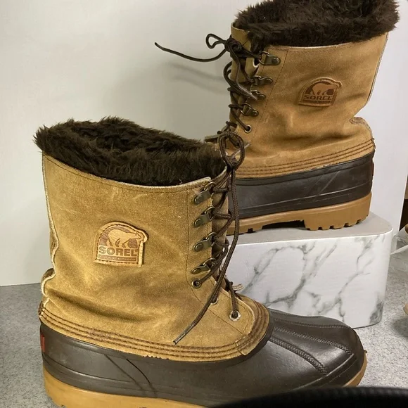 Dórele winter watproof duck boots. Size 10.‎ Fun lining. Thick leather upper B15