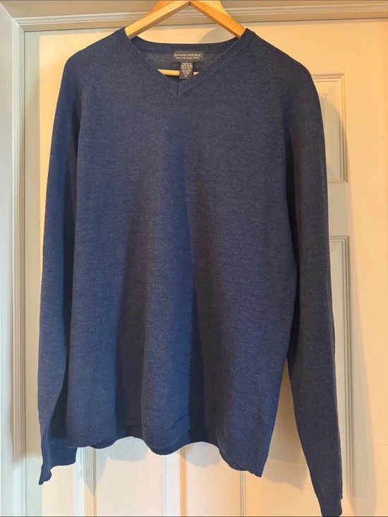 Banana Republic Men’s Navy Blue Sweater Size XL 100% Extra Fine Merino Wool