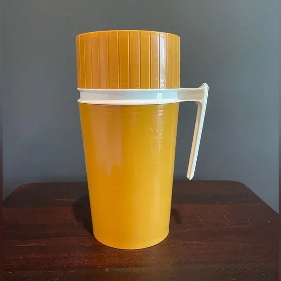 Vintage Thermos pint size mustard yellow‎ handle hot or cold