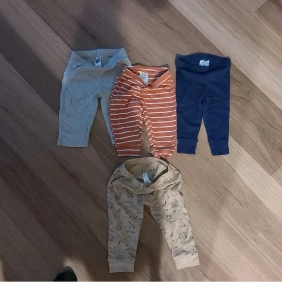 Carter's little boy pants 6 months,(3pk) plus bonus pair from magenta brand
