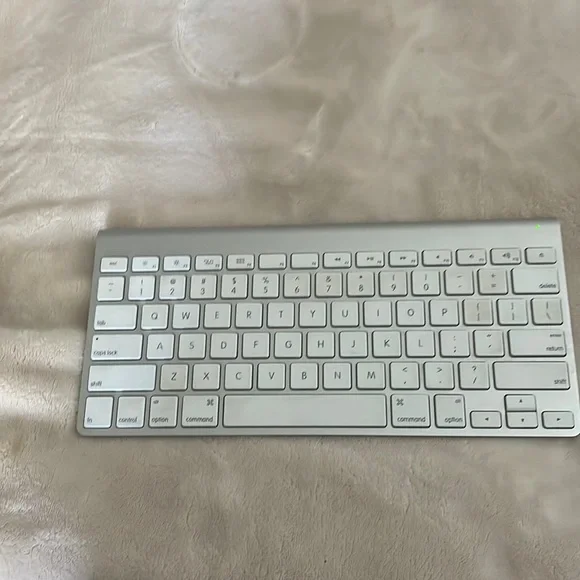 Apple wireless keyboard
