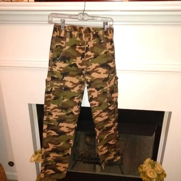 Quad brand Youth Camo Cargo pants size 16