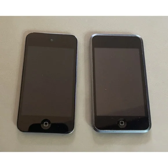 Lot of 2 Apple Ipod Touch 2nd & 4th Gen 8GB Storage *Parts Only*