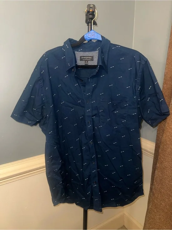 Banana Republic Men’s Navy Short-Sleeve Button-Down with White Micro Print