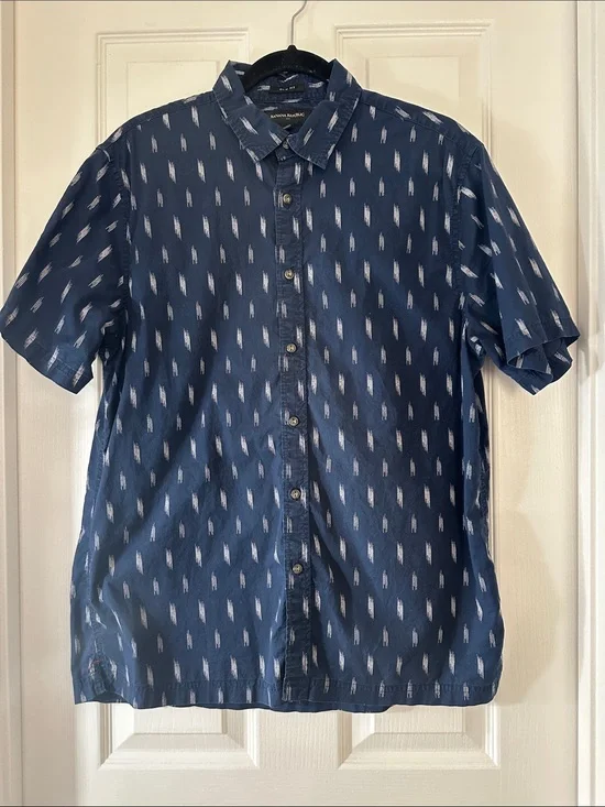 Banana Republic Men’s Short-Sleeve Navy Patterned Button-Up Shirt