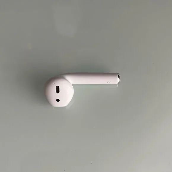 Apple AirPod 2nd Generation Right Ear Bud For Parts