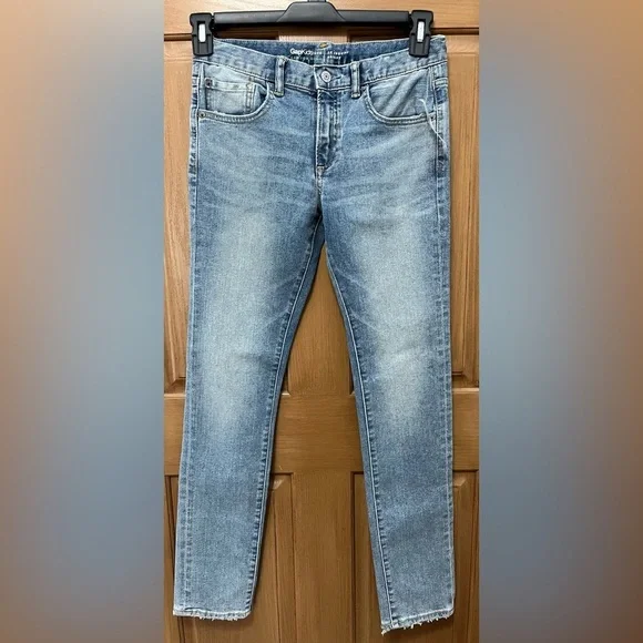 Gap kids NWT blue jeans size Boys 14 regular skinny distressed