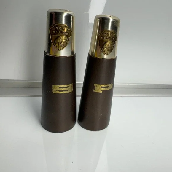 Vintage New Mexico Salt Pepper Shakers Native American‎ Chief Brown Gold Tone