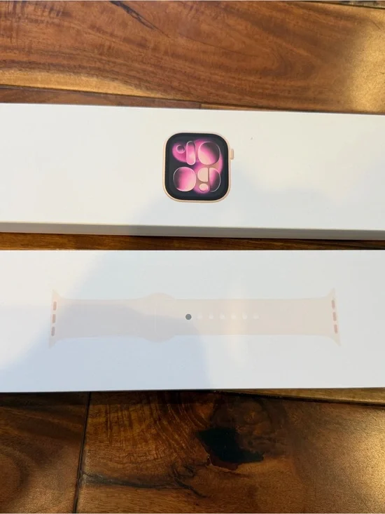 Apple Watch Light Blush Band+ Charger does not include Watch