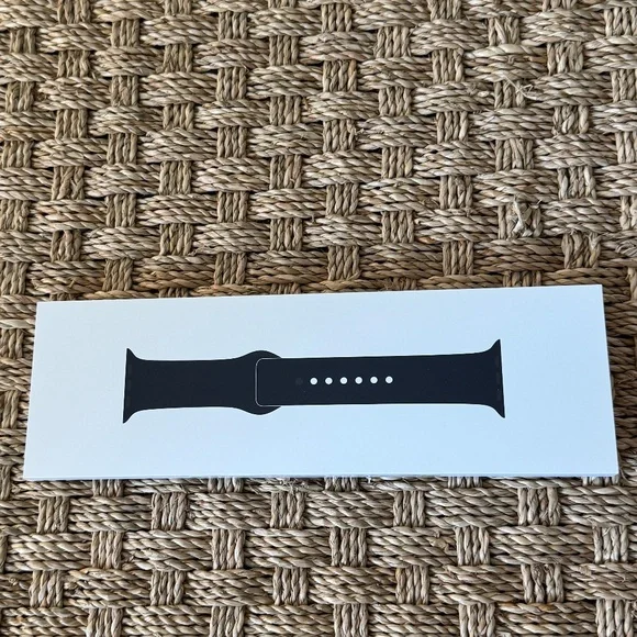 NEW UNOPENED BOX APPLE WATCH SPORT BAND