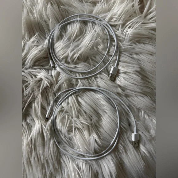 Apple iPhone Lightning cord bundle (x2)