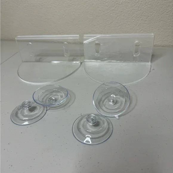 NWT Clear Acrylic Wall Mounts with Suction Cups For Windows, Glass, Mirrors,Etc