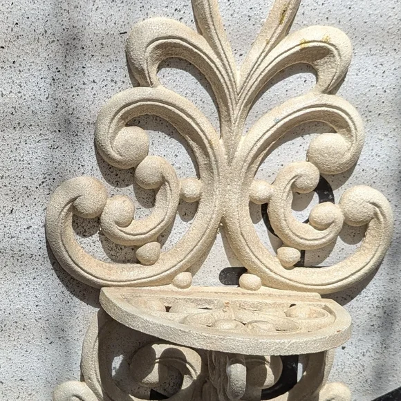 Cast Iron Scolloped Indoor/Outdoor Ornate Cream Shelf Wall Sconce Decor