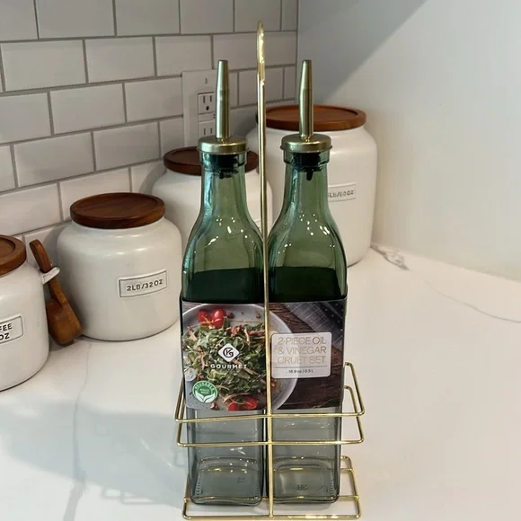 Cute. 2pc Vinegar Cruet Set..