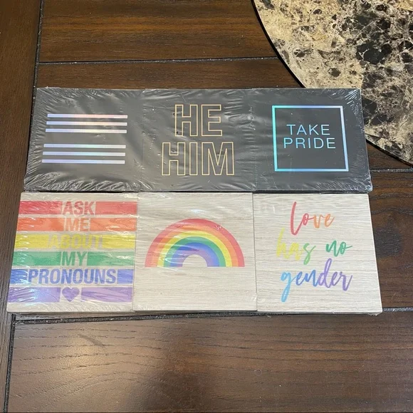 2 PCS 3-count mini sign displays “TAKE PRIDE” “LOVE HAS NO GENDER” logo
