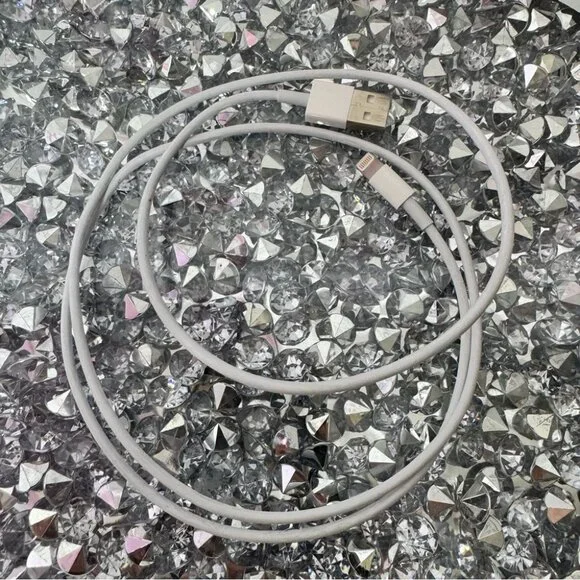 Apple White USB Charging Cable iPhone new without tags cable charger