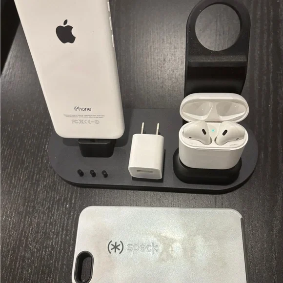 Apple Bundle - iPhone 5c + AirPods 1st Generation + Charger Doc Station