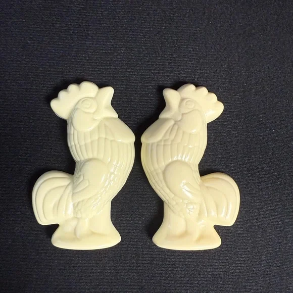 Cream Rooster Shaped‎ Decor Pieces