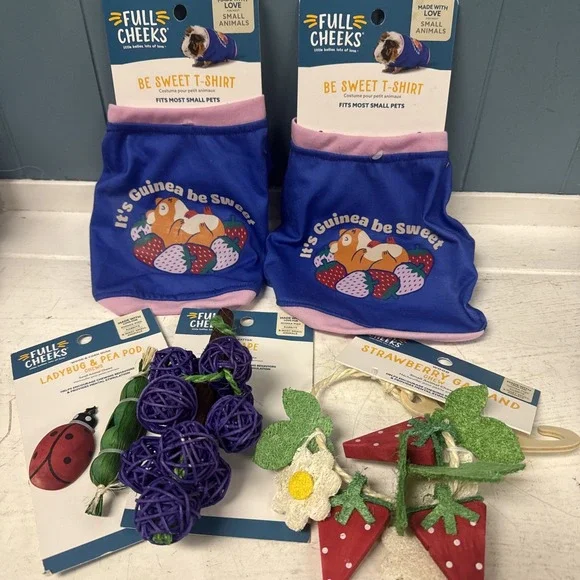 Bundle Of Full‎ Cheeks Rabbits Guinea Pigs T SHIRTS Costumes Wood Rattan CHEWS
