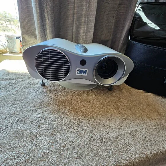 vintage 3M H10 Windows movie projector