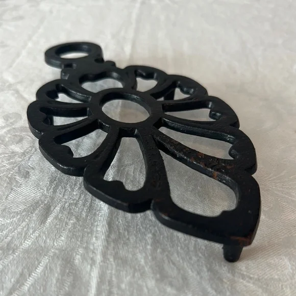 Vintage Cast Iron Trivet, 8 3/4