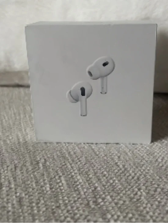Apple AirPods Pro (2nd generation) White Charging Case